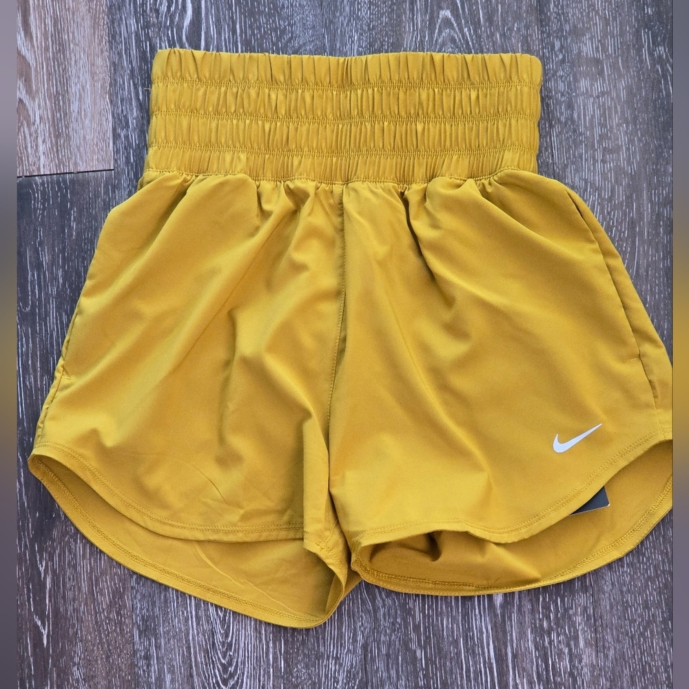 Women's Nike One Dri-FIT Ultra High-Waisted 3-Inch Brief-Lined Shorts size XS - Picture 10 of 11